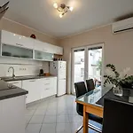 Jakov With Balcony דירה *