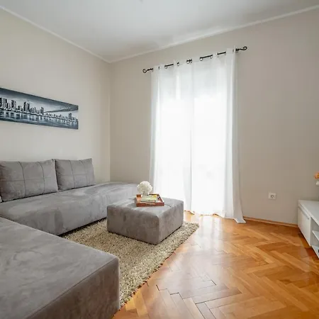 Apartment Jakov With Balcony *