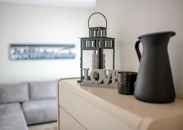 Jakov With Balcony Ζαντάρ