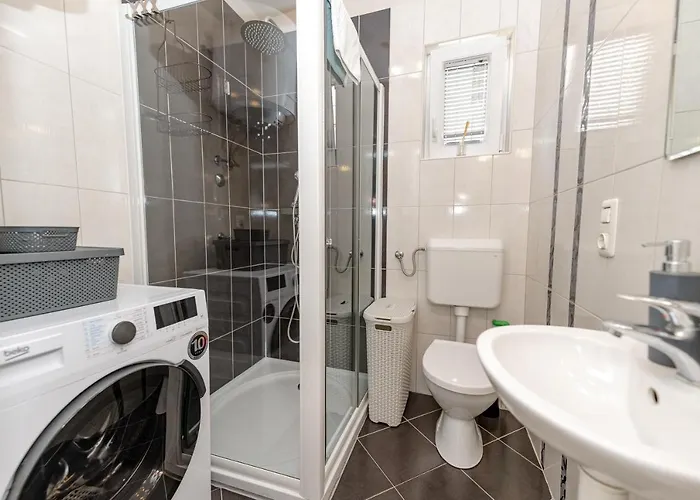 Jakov With Balcony Διαμέρισμα