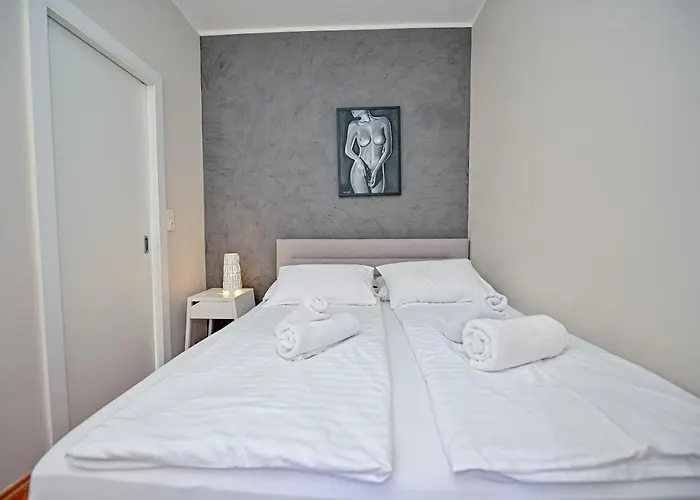 Jakov With Balcony * Ζαντάρ