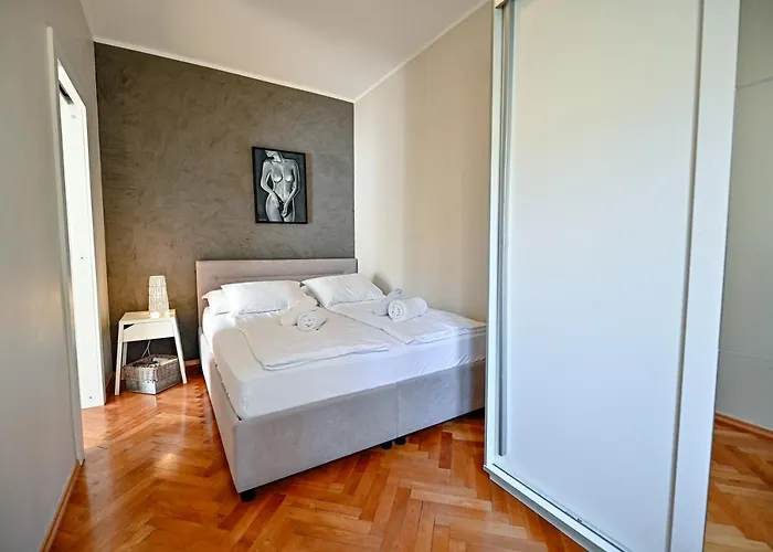 Jakov With Balcony * Ζαντάρ